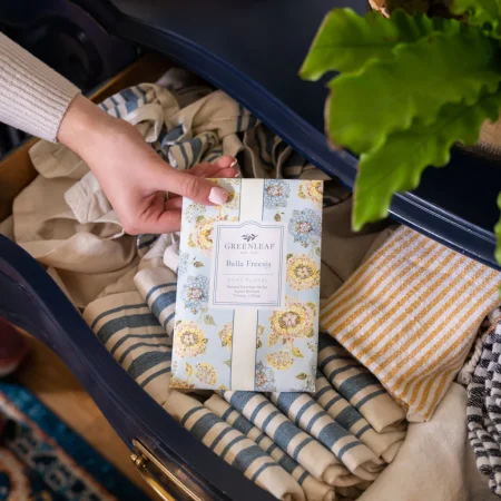 Large bella freesia fragrance sachet 115ml - Décors Véronneau