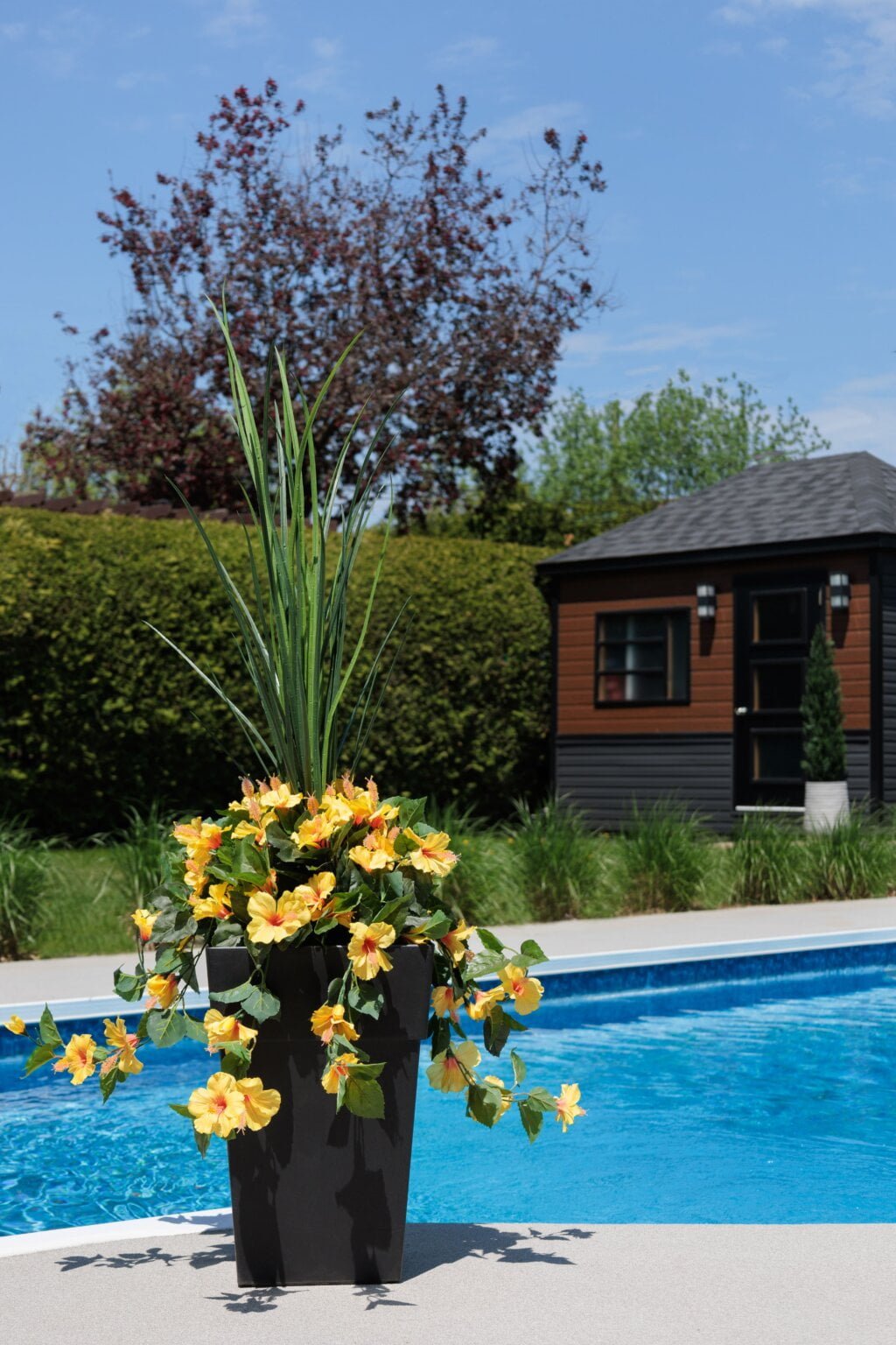 Arrangement artificiel extérieur jaune - Décors Véronneau