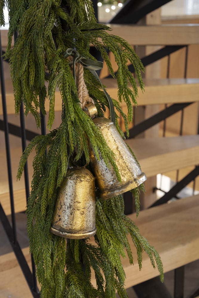 Jingle bells on a garland - Décors Véronneau