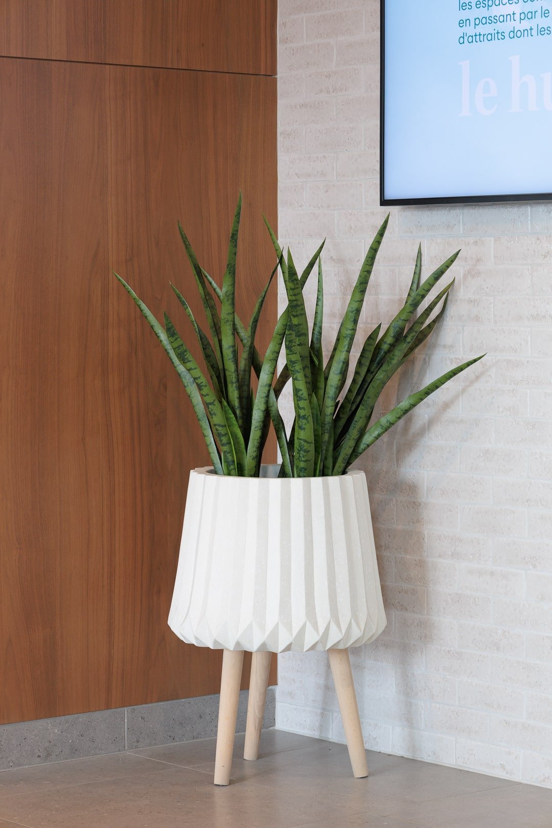 Cache-pot sur pieds blanc - Décors Véronneau