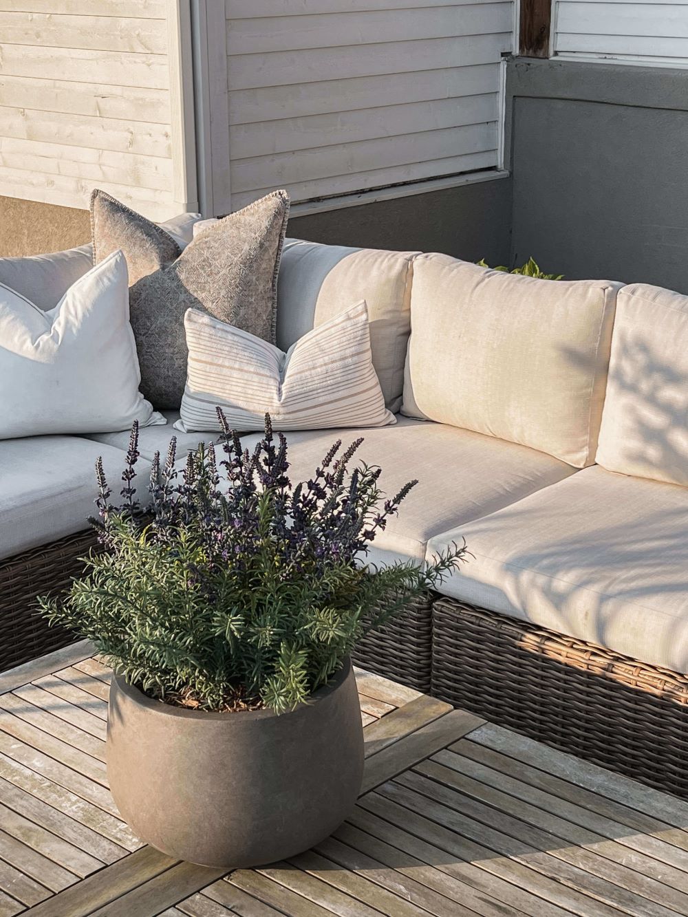 Lavande artificielle extérieure en pot - Décors Véronneau