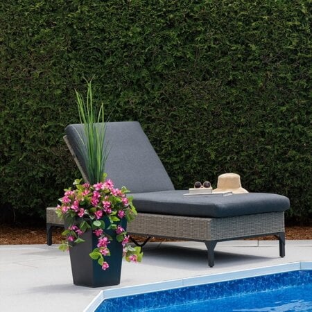 Jardinière extérieure d'azalée rose pâle artificielle, 50'' - Décors Véronneau