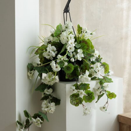 Jardinière suspendue de géranium blanc artificiel, 18 x 16