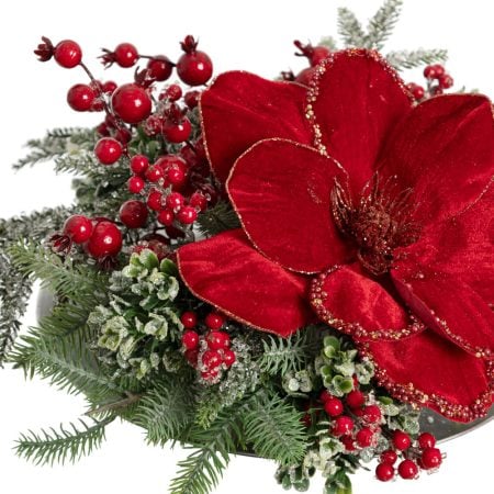Festive red and green arrangement in a plate - Décors Véronneau