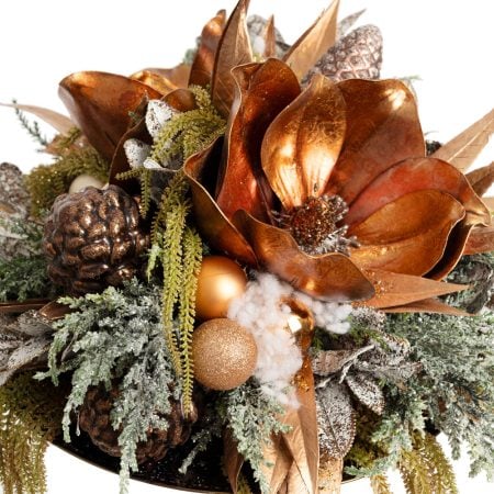 Chic and festive table decor with copper magnolia - Décors Véronneau