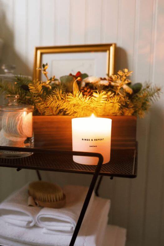 Bougie de Noël sur une tablette - Décors Véronneau