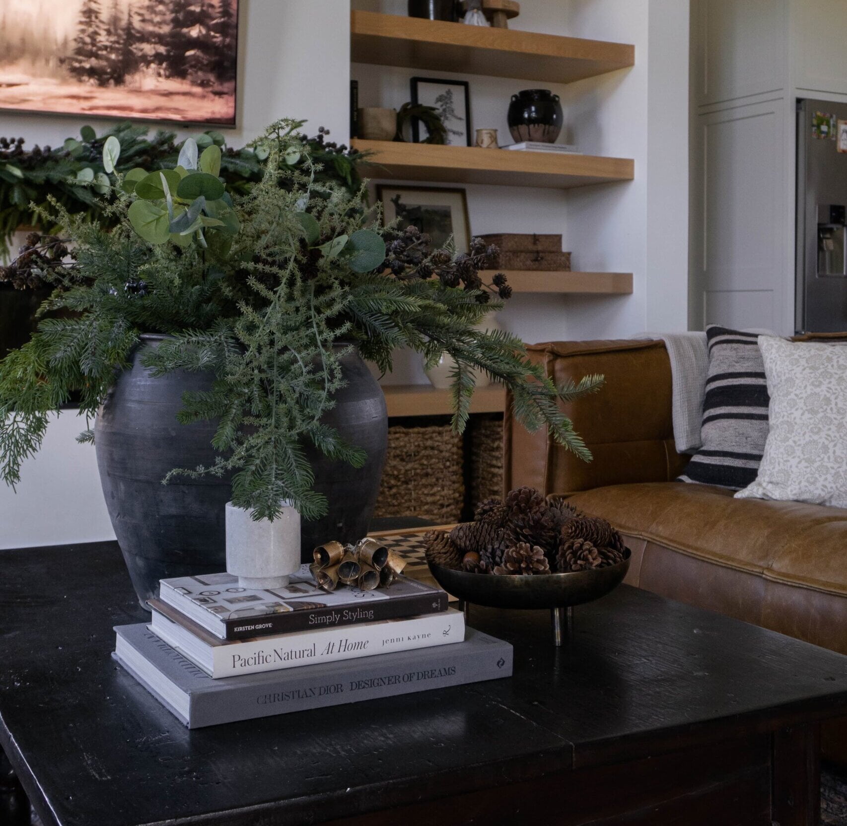 Vase d'eucalyptus, cocottes et sapinage - Décors Véronneau