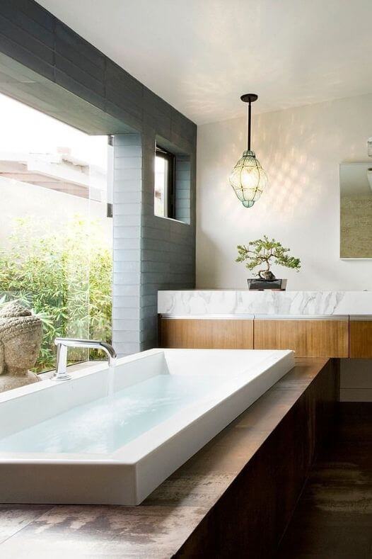 Salle de bain au décor japandi avec bonsai - Décors Véronneau