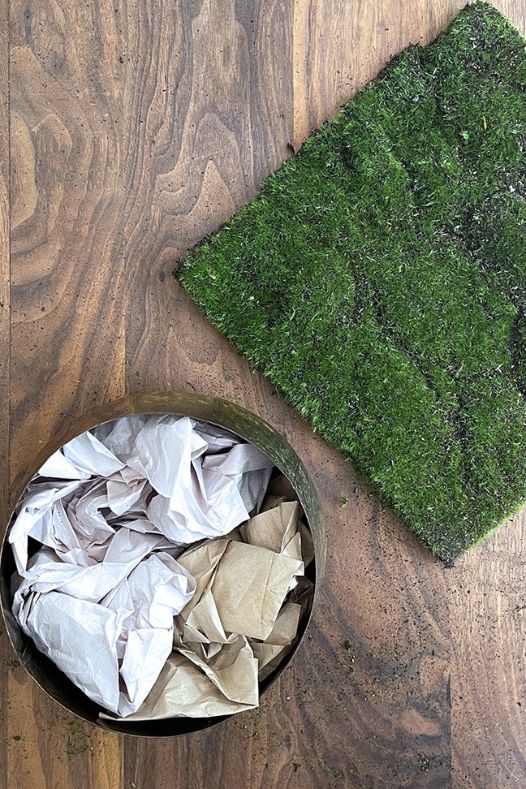 Bol de carton et mousse verte - Décors Véronneau