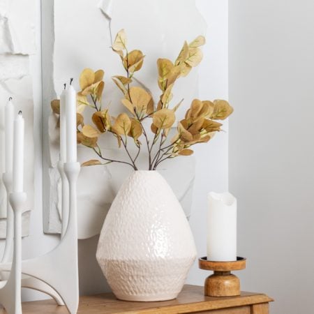 Decorative white ceramic vase - Décors Véronneau