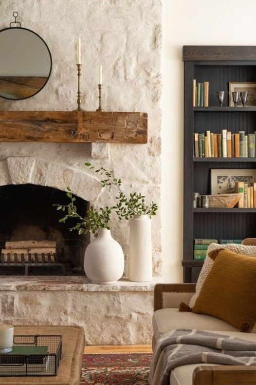Foyer avec pierres naturelles dans un salon - Décors Véronneau