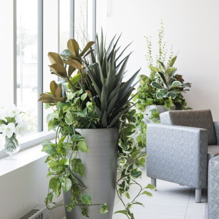 Modern steel recycled polypropylene planter - Décors Véronneau