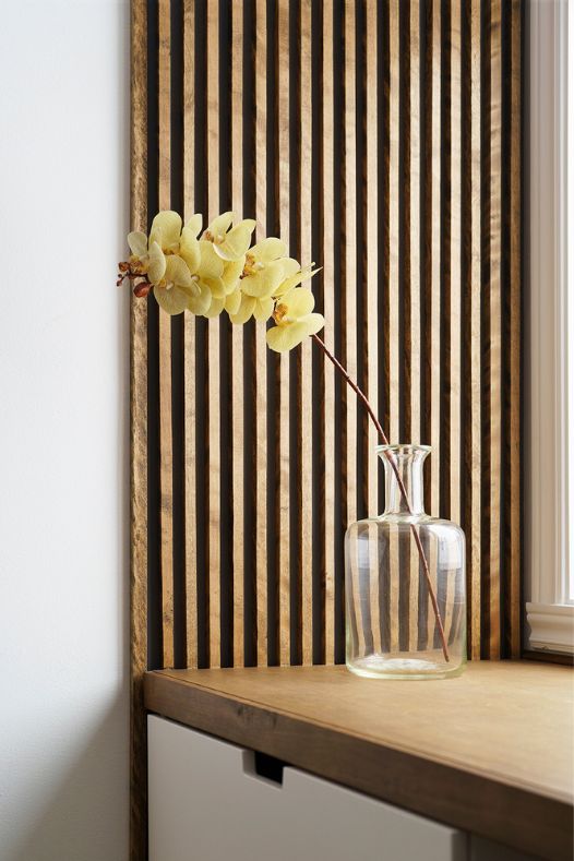 Tige d'orchidée jaune crème dans un vase en verre - Décors Véronneau