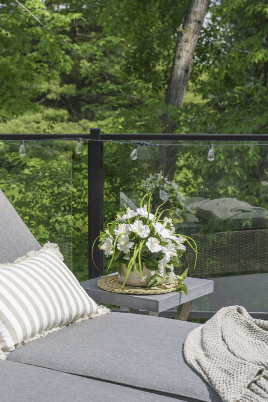 Centre de table d'hibiscus blancs - Décors Véronneau