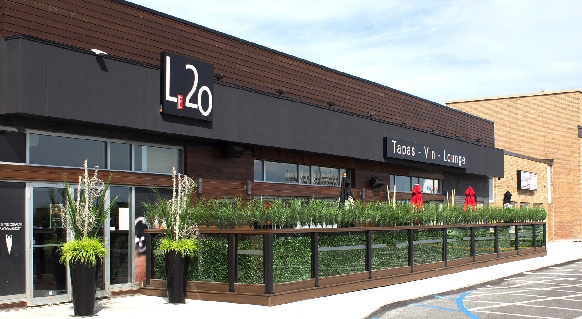 Terrasse couvert de treillis extensible garantie contre la décoloration - Décors Véronneau