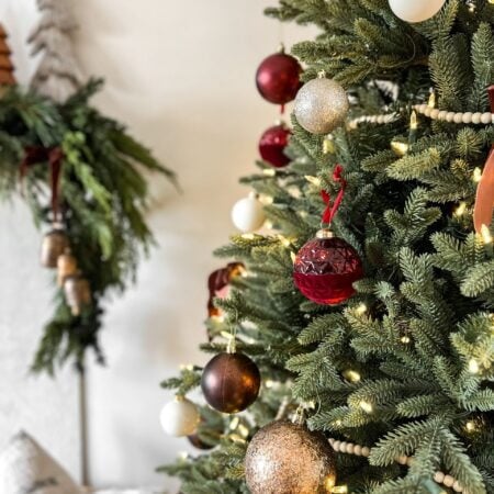 Box of 20 mini cream glass Christmas balls, 2,5'' - Décors Véronneau
