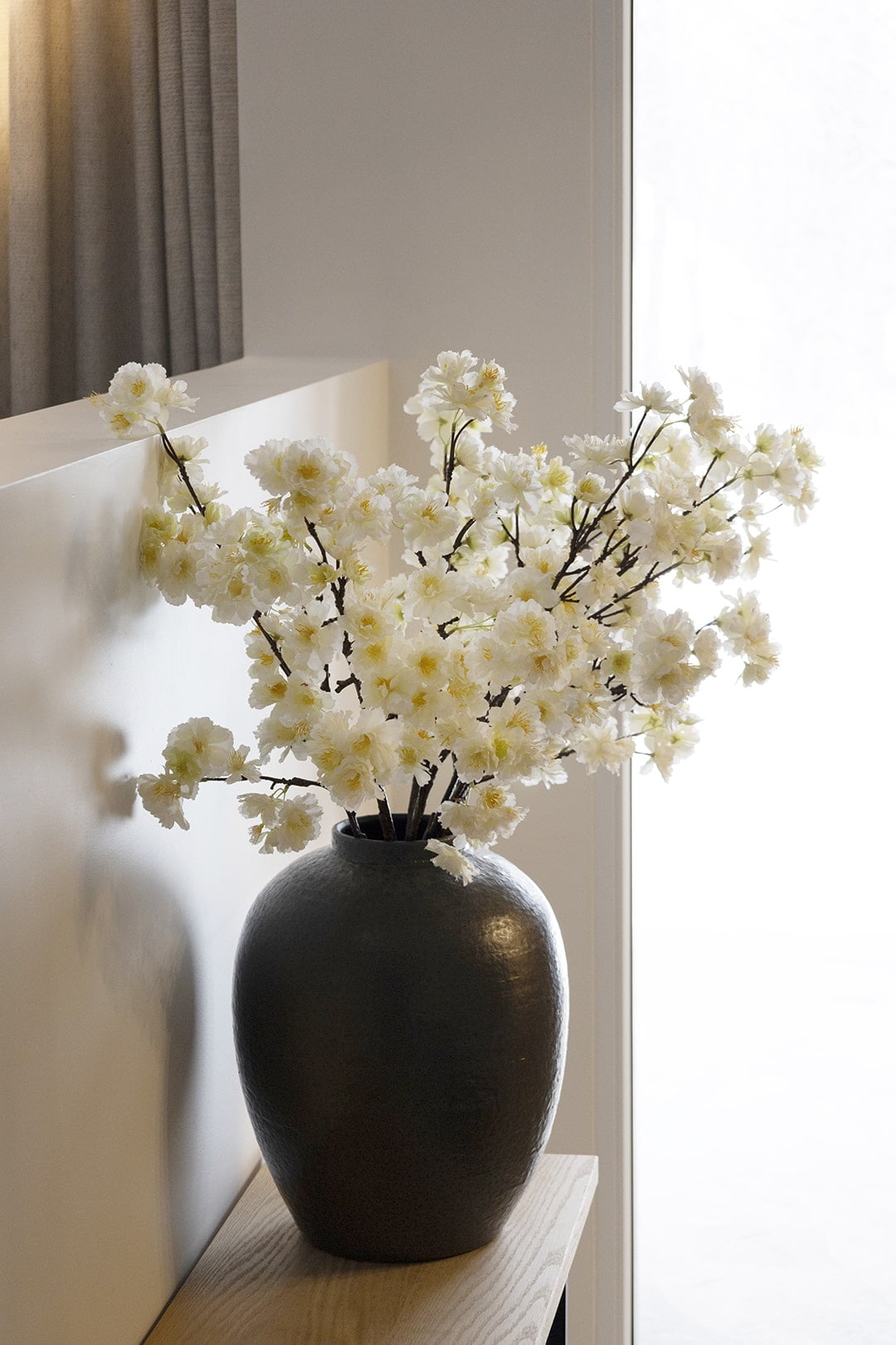 bouquet fleurs cerisier vase meuble console entrée - Décors Véronneau