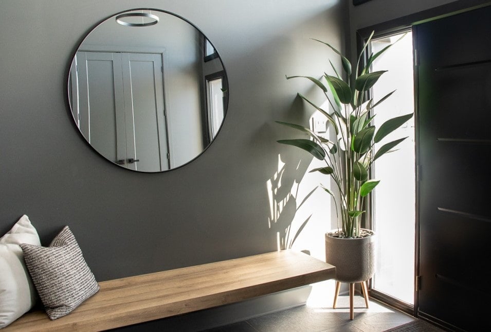 Canna d'eau artificiel dans un pot sur pattes - Décors Véronneau