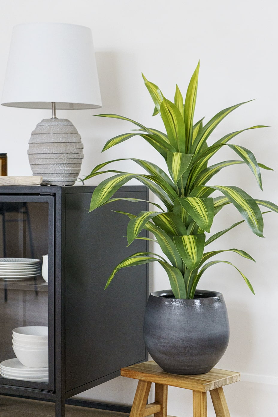 Dracaena artificiel plante verte cache pot - Décors Véronneau