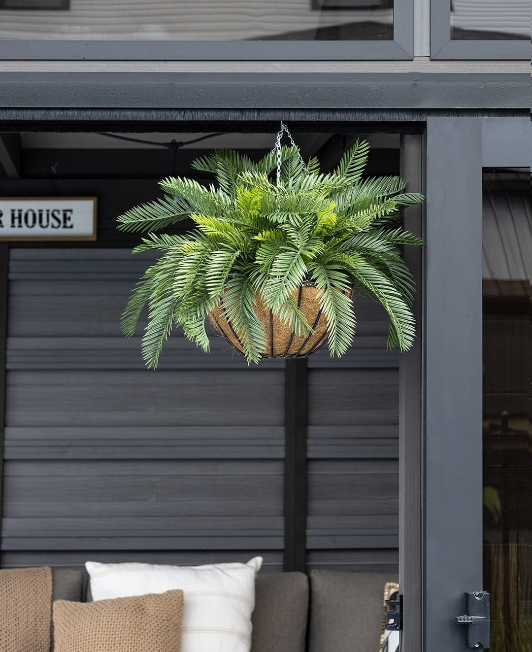 Jardinière suspendue de cycas artificiel. - Décors Véronneau