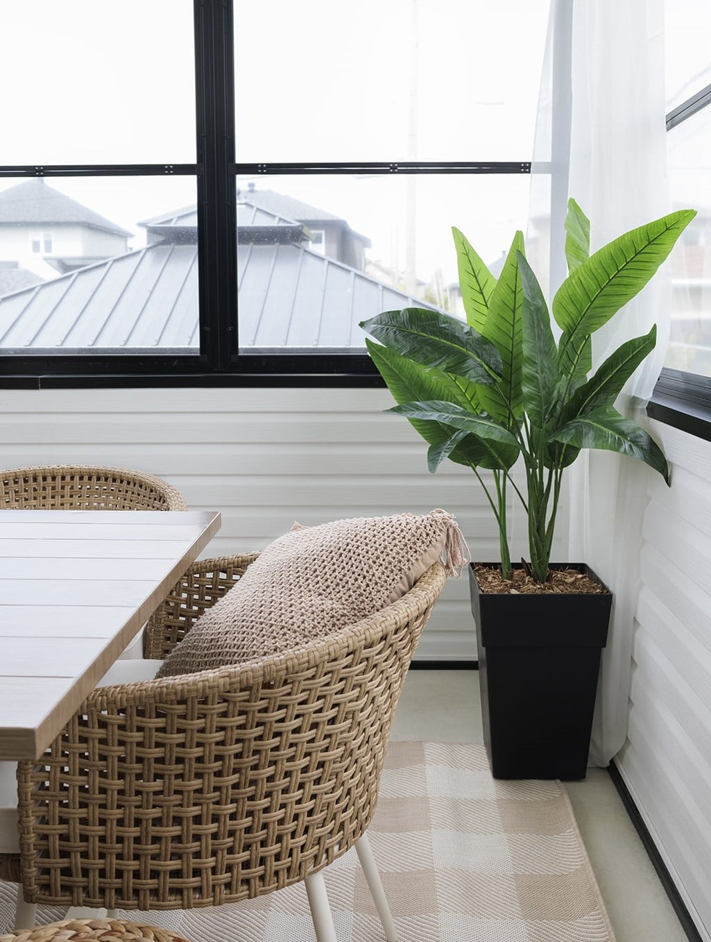 Oiseau du paradis artificiel dans une véranda. - Décors Véronneau