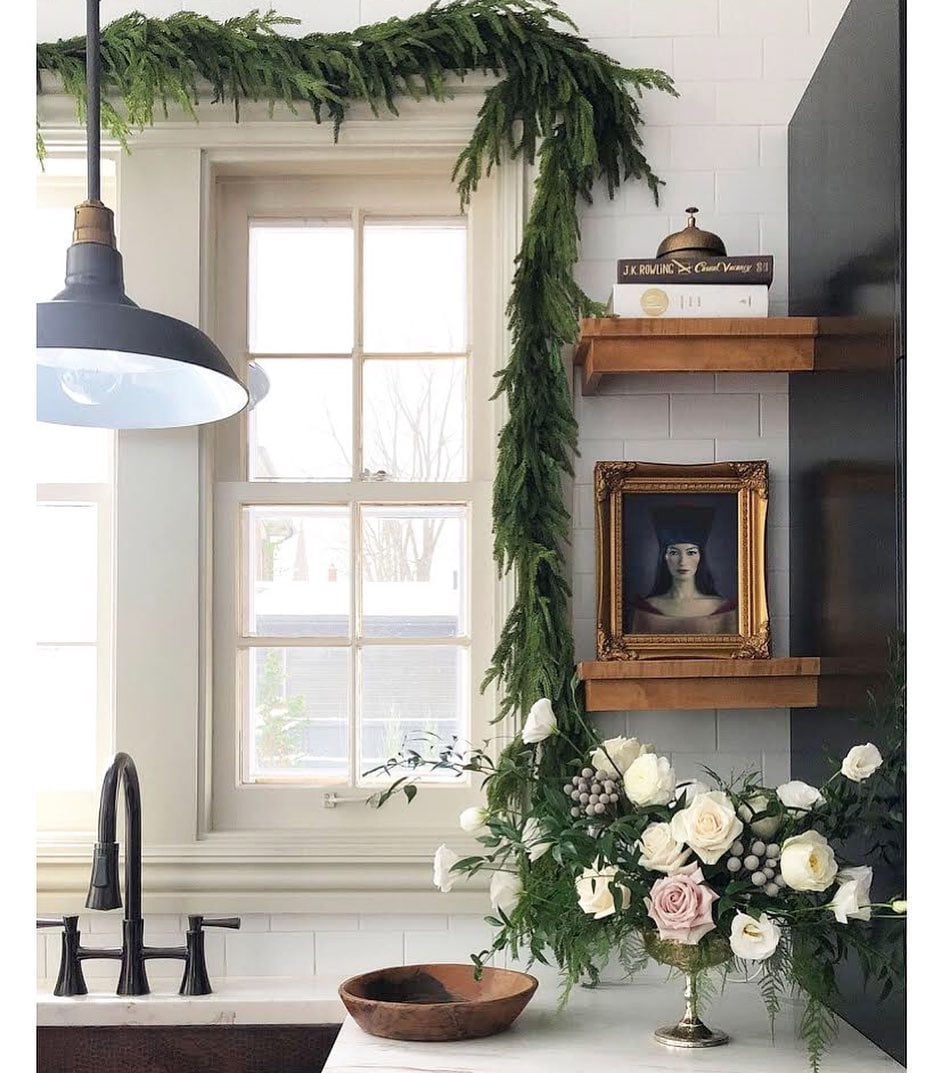 Guirlande de cyprès dans une cuisine - Décors Véronneau