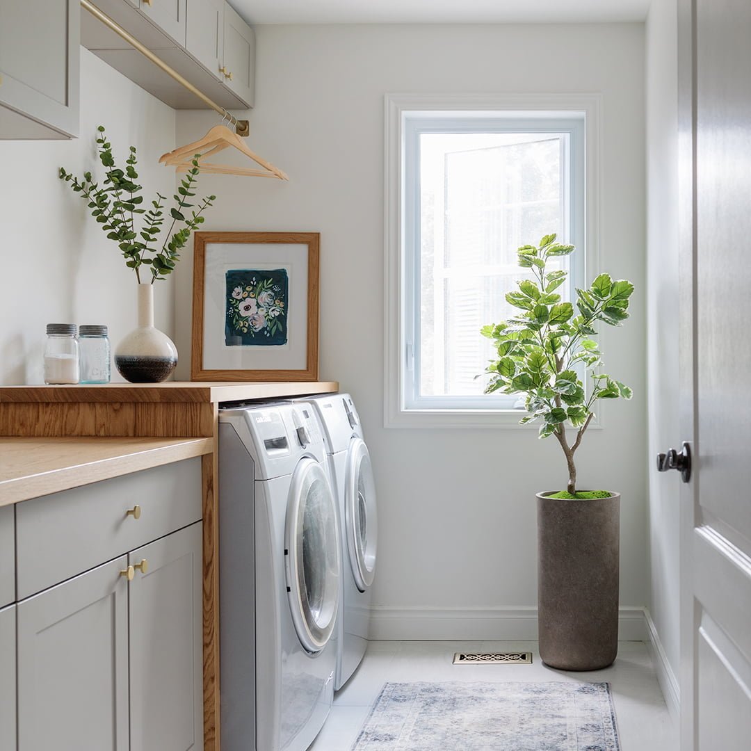 Petit arbre artificiel dans un cache pot cylindrique - Décors Véronneau