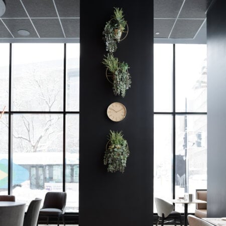 Gold metal wall planter - Décors Véronneau