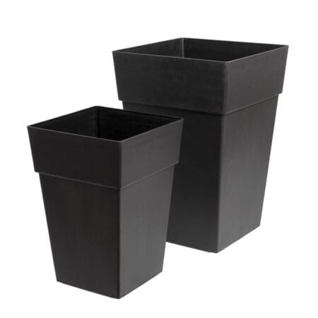Pot en plastique carré noir