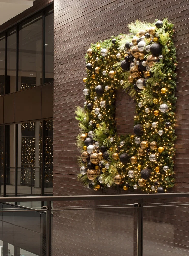 Grande couronne surdimensionnée, conçue sur mesure - Décors Véronneau