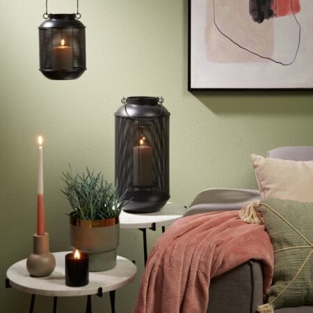 Black openwork metal tabletop lantern, 9 x 6'' - Décors Véronneau