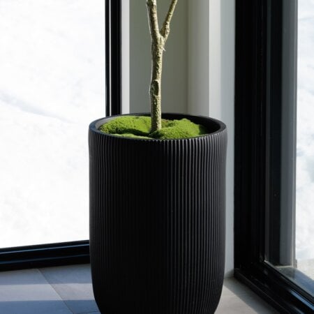 Ribbed black fiber cement pot - Décors Véronneau