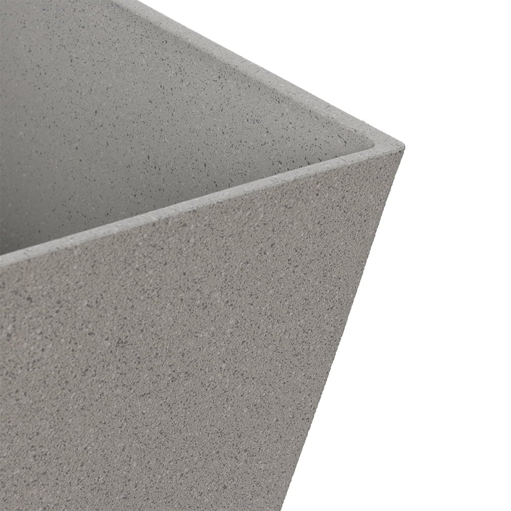 Light grey recycled polypropylene outdoor pot - Image 4 - Décors Véronneau