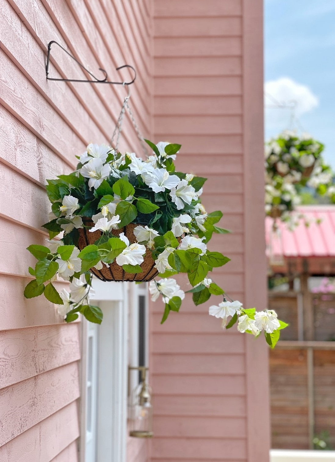 Jardinière suspendue d'hibiscus blanc - Décors Véronneau