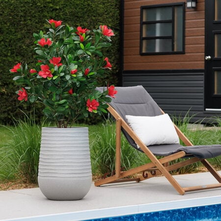 Rhododendron rouge artificiel en pot beige fini terrazzo gris, 52'' - Décors Véronneau