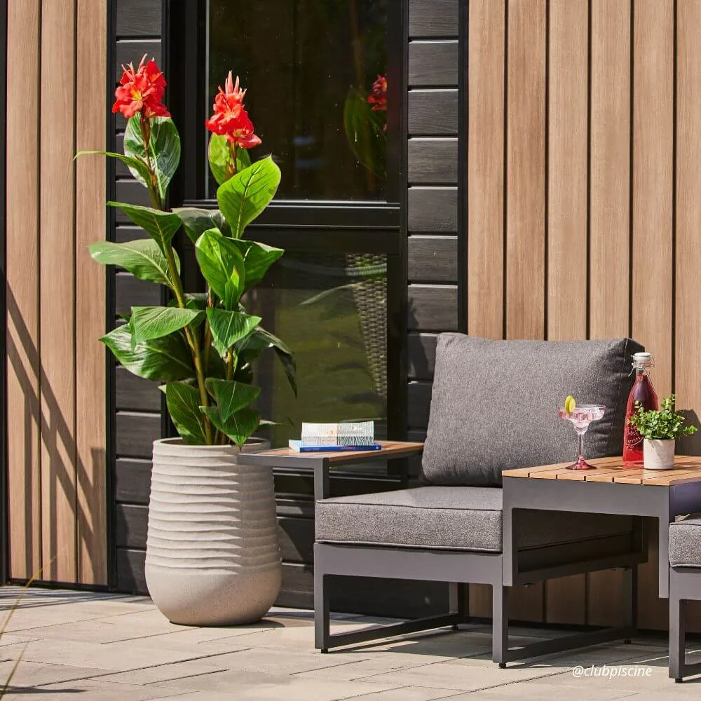 Artificial red potted outdoor canna plant - Décors Véronneau
