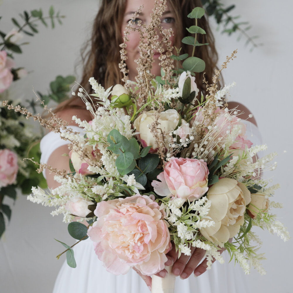 Bouquet roses, pivoines et fleurs séchées - Décors Véronneau