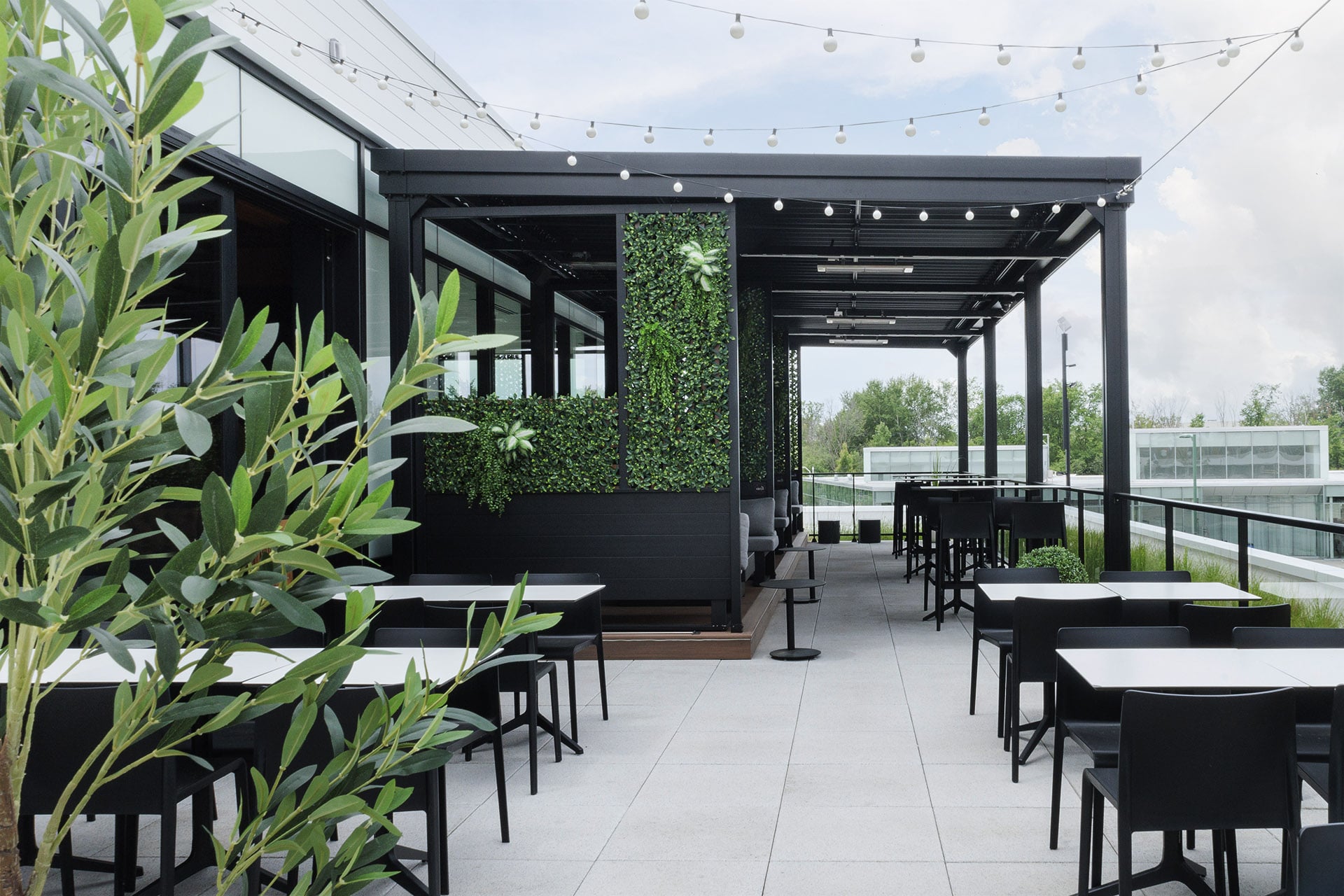 Terrasse avec treillis - Décors Véronneau