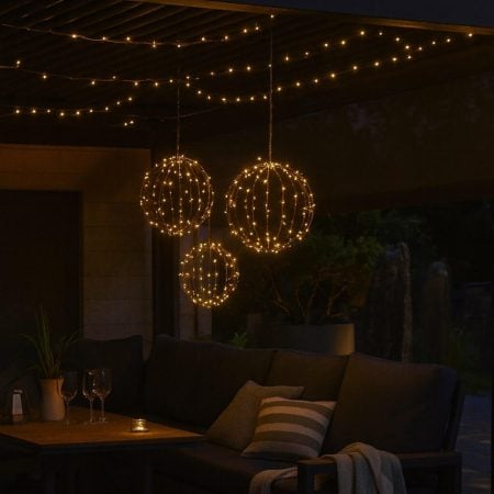 Boule en métal avec 48 lumières DEL d'extérieur, 10'' - Décors Véronneau