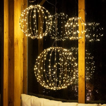 Outdoor metal ball with 48 LED lights, 10'' - Décors Véronneau