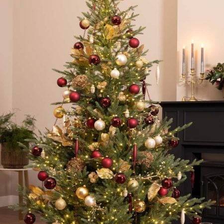 Artificial norwegian pre-lit Christmas tree, 6-9'' - Décors Véronneau