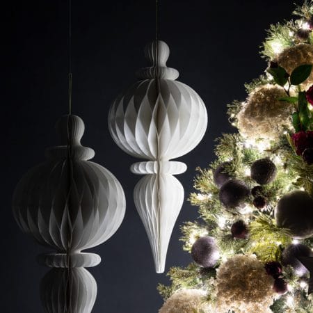 White paper hanging Christmas finial, 31,5'' - Décors Véronneau
