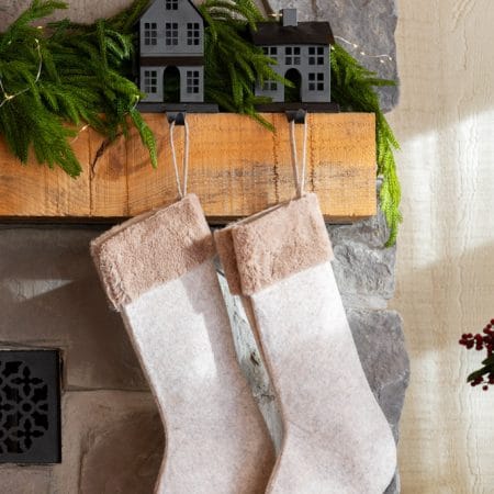 Support à bas de Noël avec maison noire, 8 x 4,5'' - Décors Véronneau