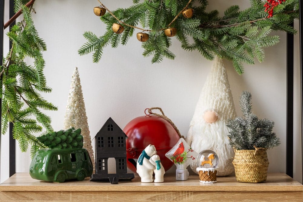 Black house Christmas stocking holder, 8 x 4,5'' - Image 3 - Décors Véronneau