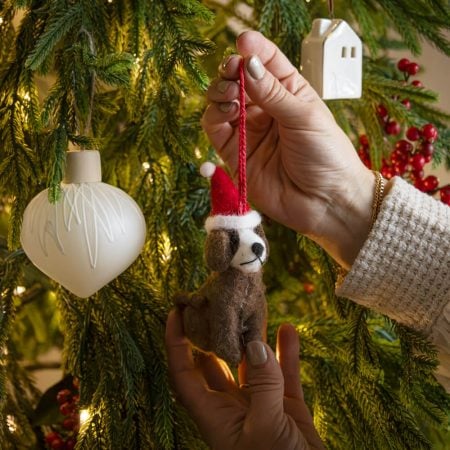 Ornement de Noël chien au chapeau rouge, 1,5'' - Décors Véronneau