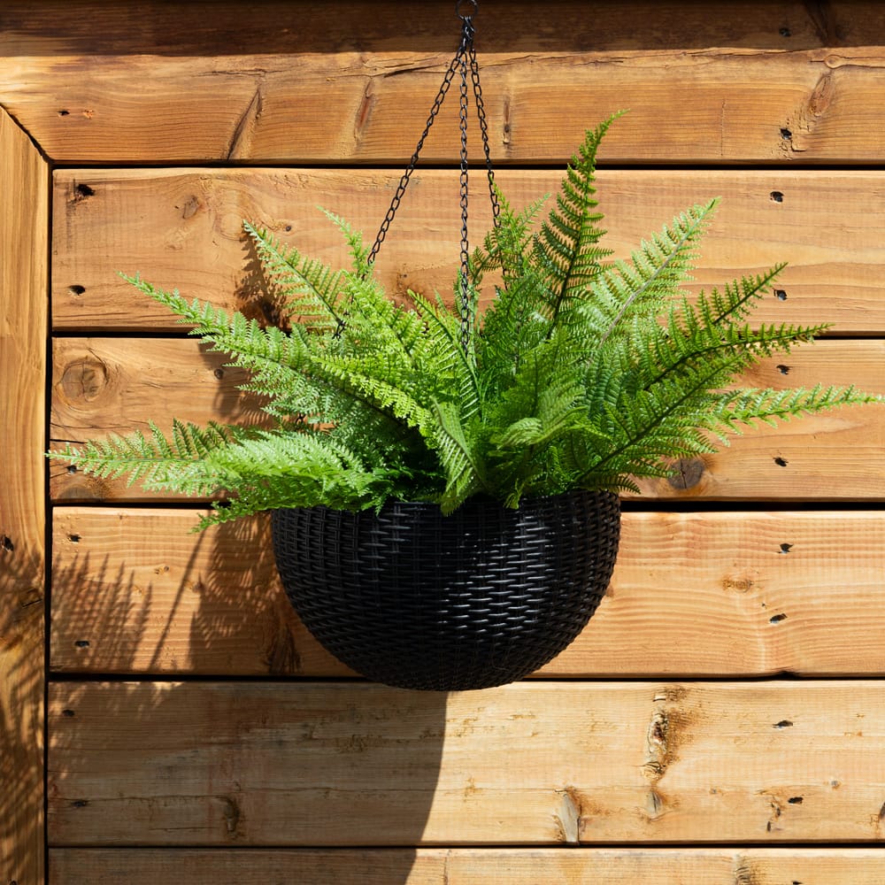 Jardinière suspendue de fougère artificielle - Décors Véronneau