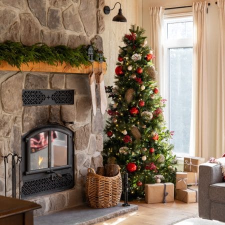 Illuminated belgium mix artificial Christmas tree, 7,5-9' - Décors Véronneau