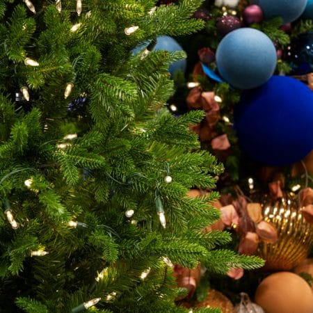 Pre-lit thin alps artificial Christmas tree, 7,5-12' - Décors Véronneau