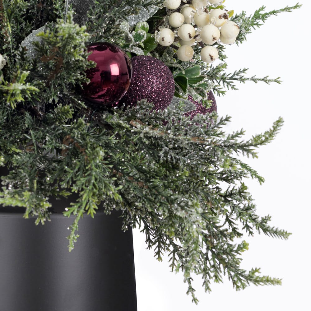 Arrangement de Noël d'eucalyptus et boules mauves – Image 3 - Décors Véronneau
