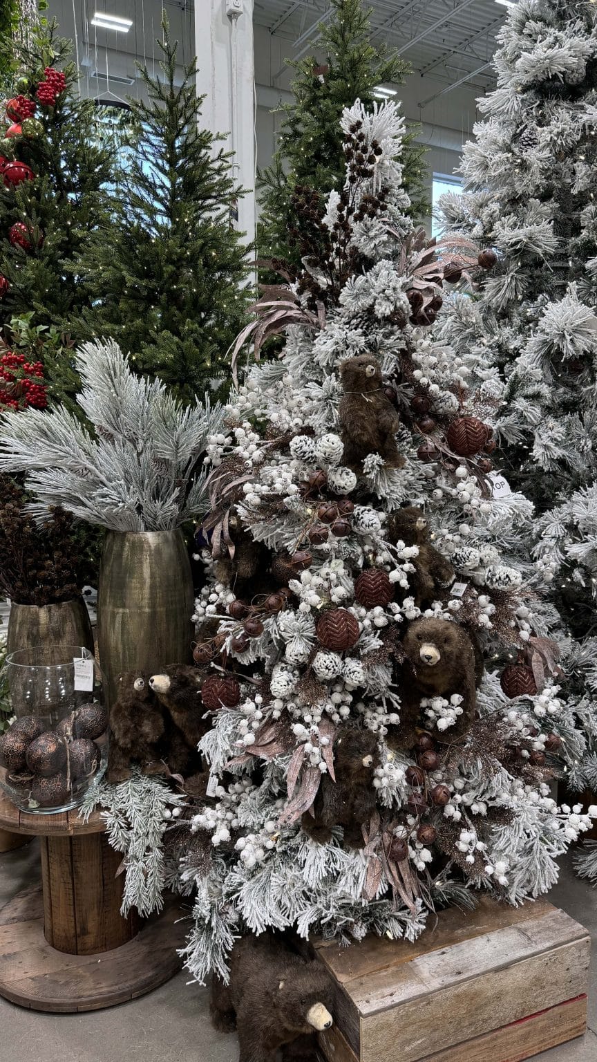 Sapin de Noël blanc enneigé - Décors Véronneau